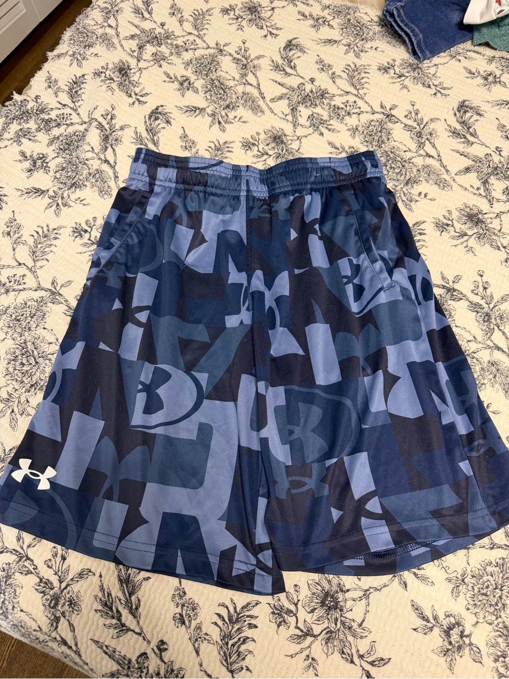 Under Armour Navy and Light Blue Camo Graphic Kids Shorts youth l